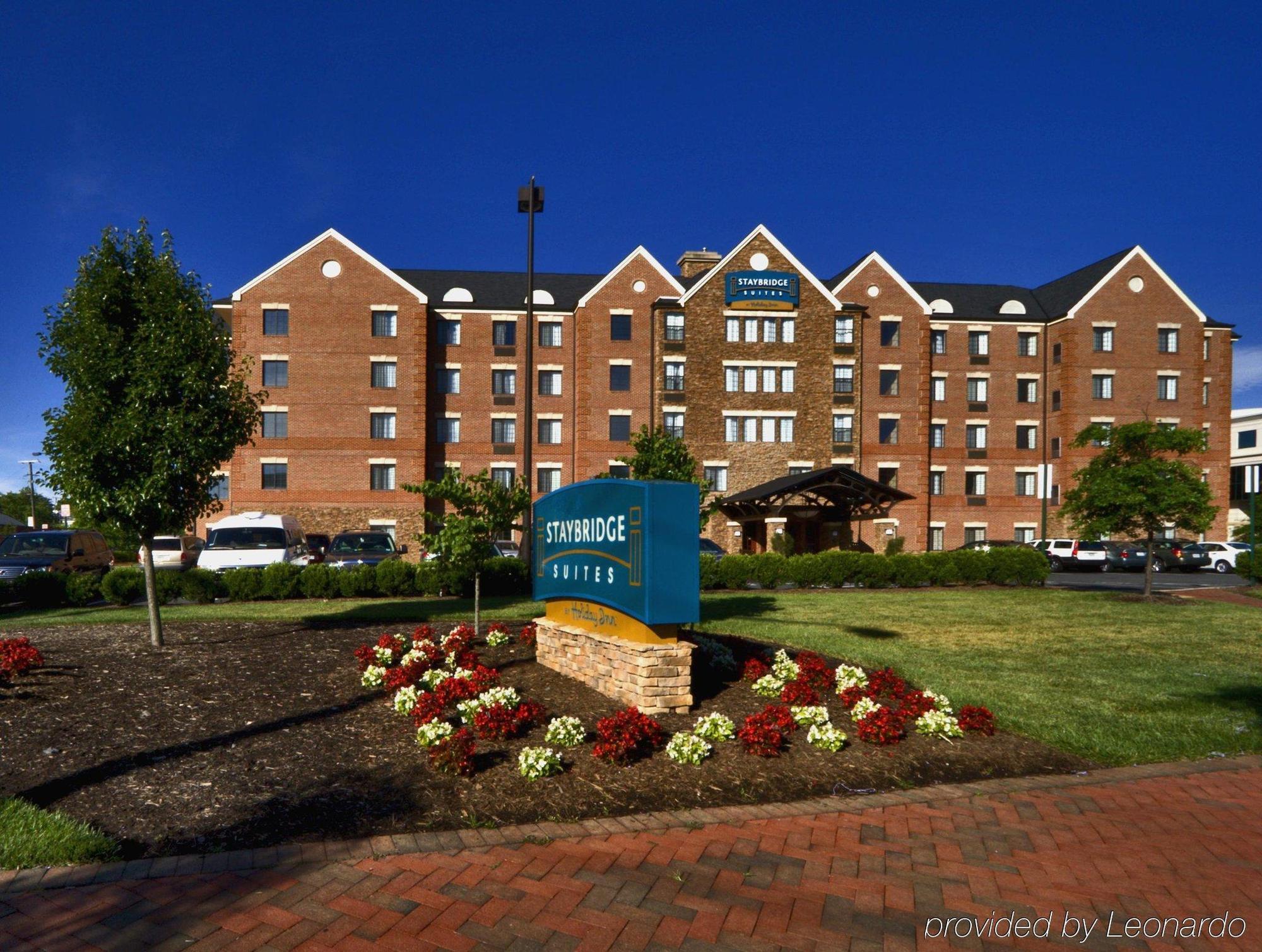 Staybridge Suites Tysons - Mclean By Ihg Bagian luar foto