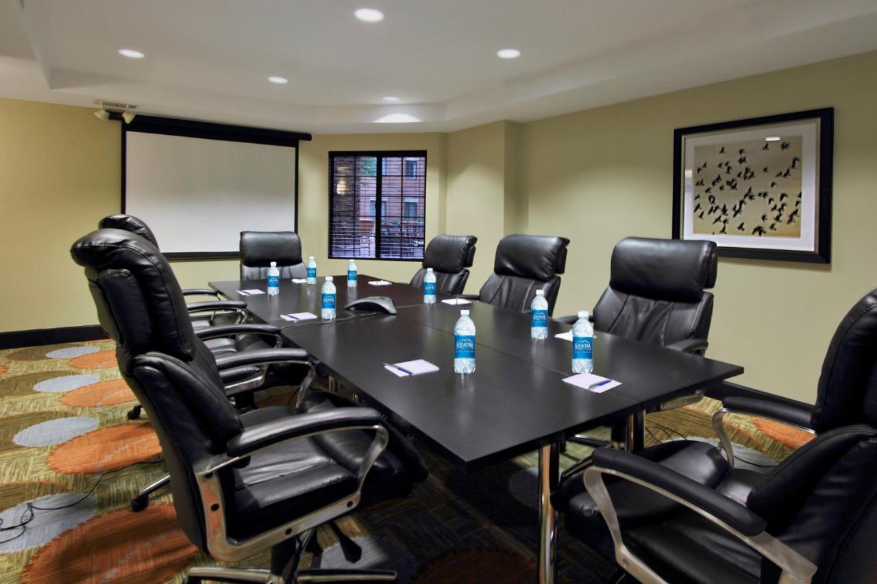 Staybridge Suites Tysons - Mclean By Ihg Bagian luar foto